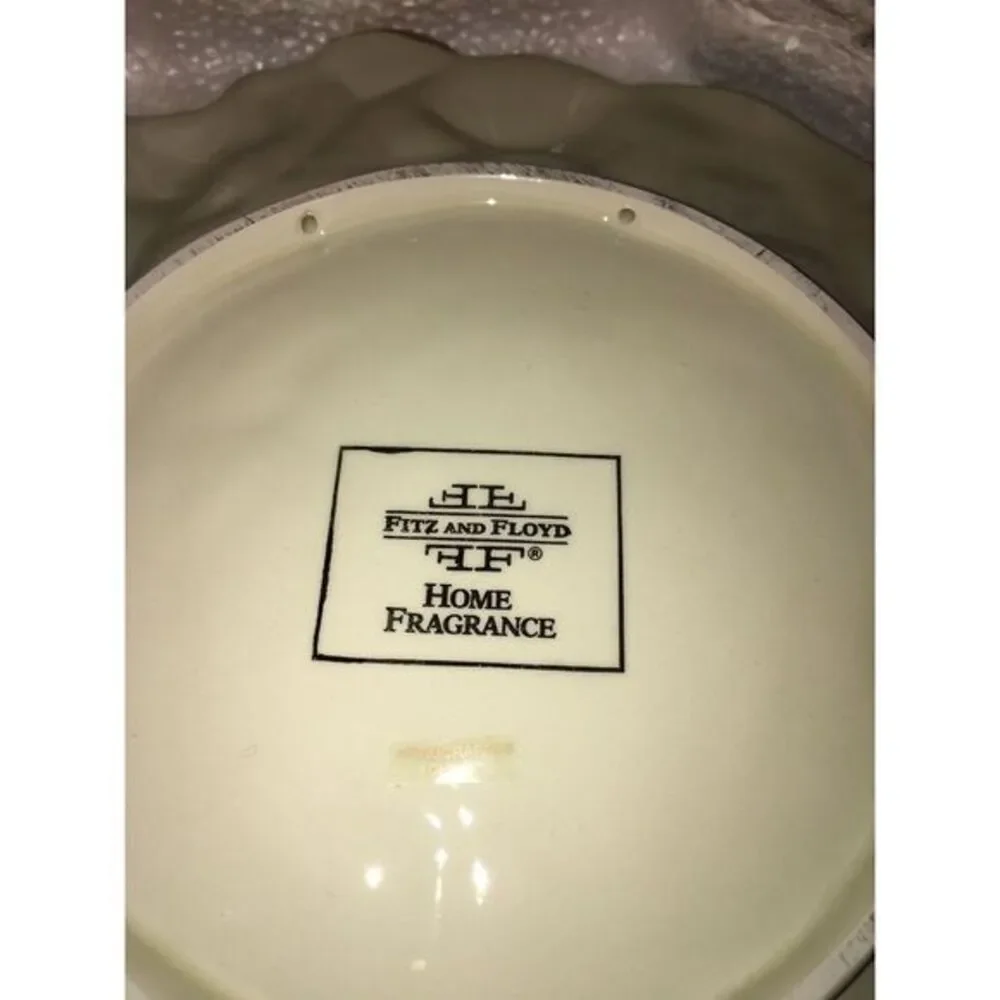 Fitz & Floyd Toyland Santa‎ Pillar Candle & Plate Set